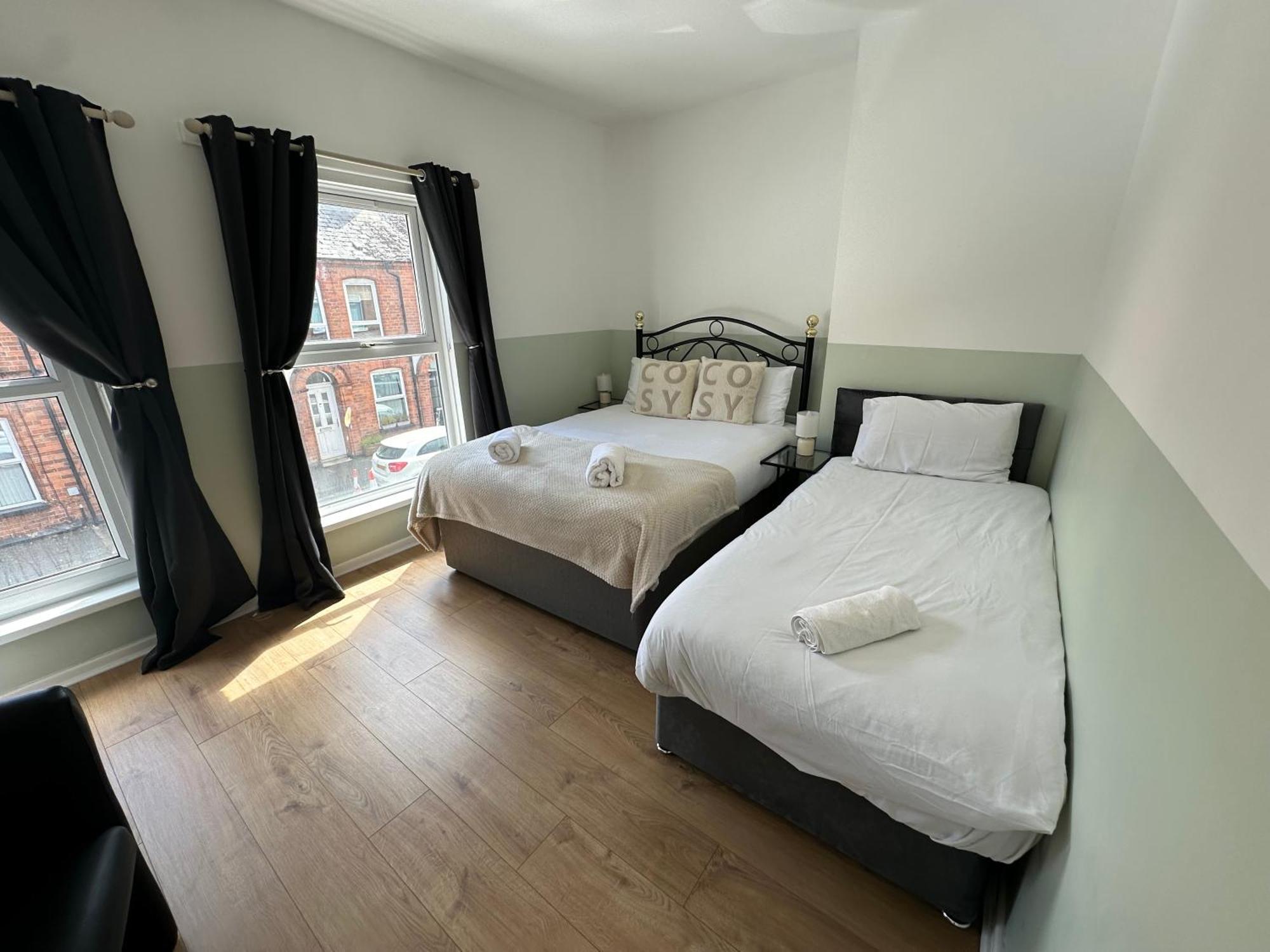 2Br City Side House Belfast Exteriör bild